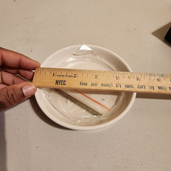 MoMA Museum of Modern Art Table Top White Blossom Bud Vase Minimalist 2013 NIB - Picture 4 of 5